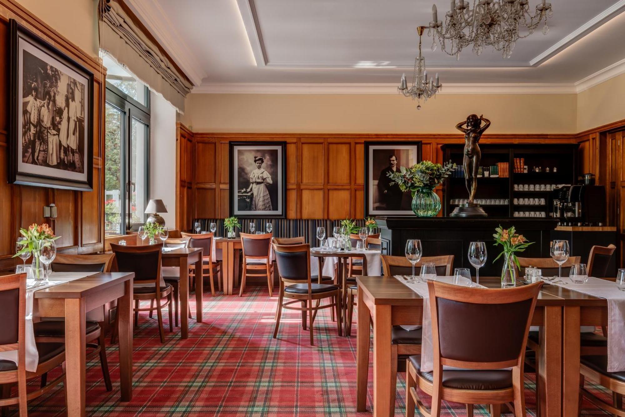 Hotel Golfi Подебрады Экстерьер фото