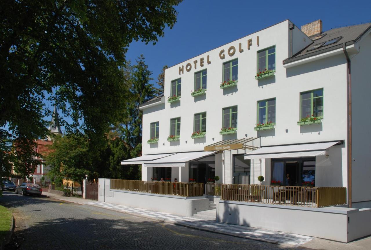 Hotel Golfi Подебрады Экстерьер фото
